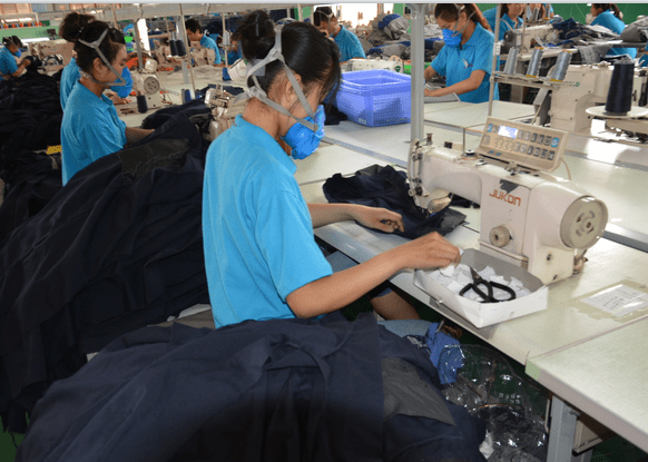 沖鋒衣多少錢一套哪個廠家好